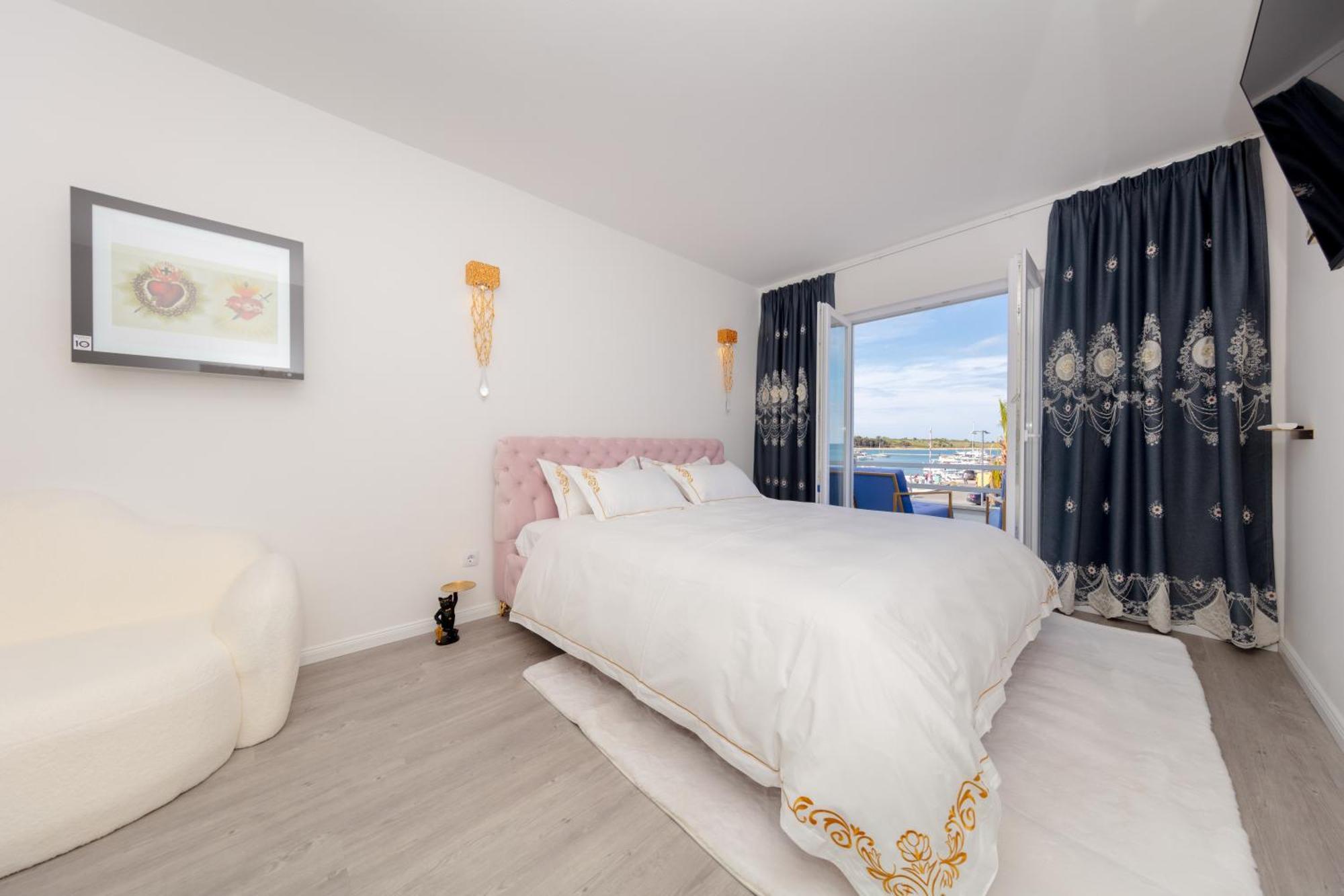 Boutique Residence Sundays 诺瓦利娅 外观 照片